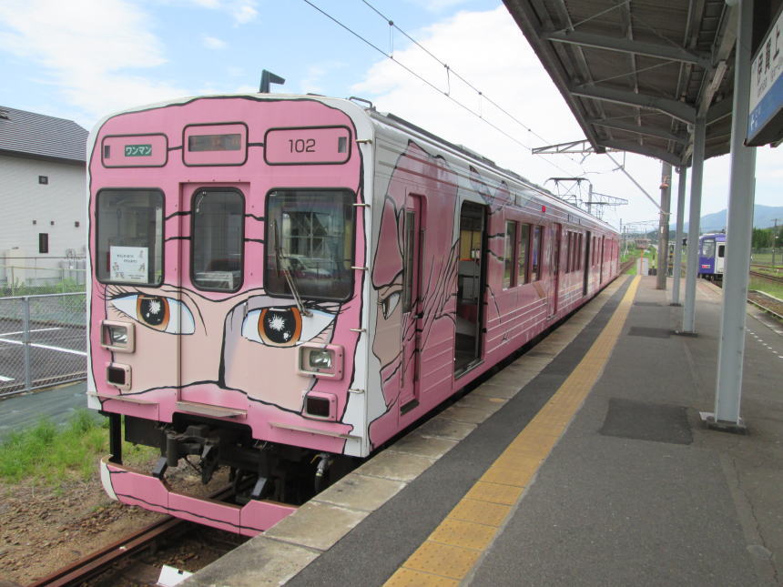 伊賀鉄道の電車