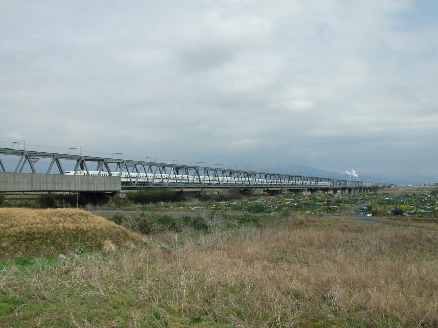 新幹線の富士川鉄橋