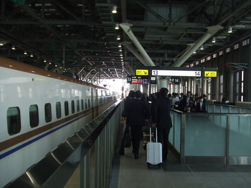 富山駅（新幹線）13番ホーム