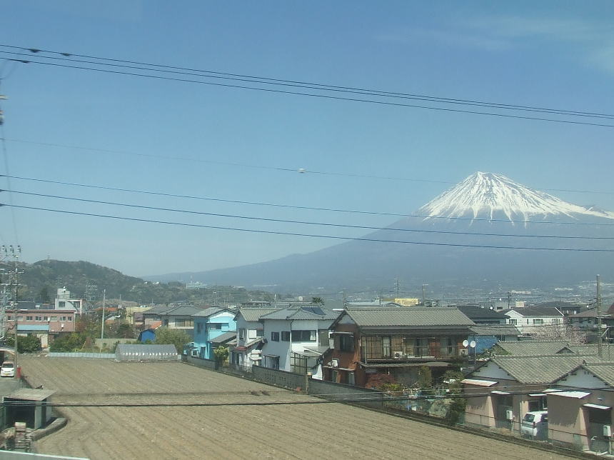 富士川手前の富士山