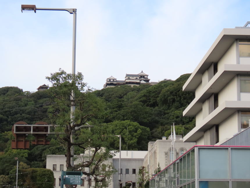 ホテル近くで見えた城