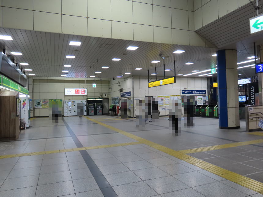 柏駅南口改札（内側）