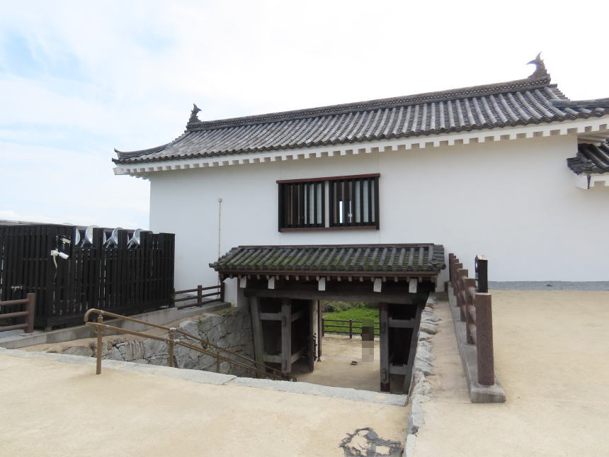 本丸入口の門（内側）