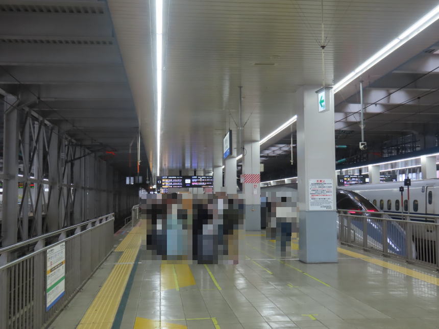 博多駅13番ホーム